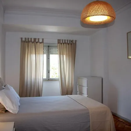 Old Market Place * 吉马良斯